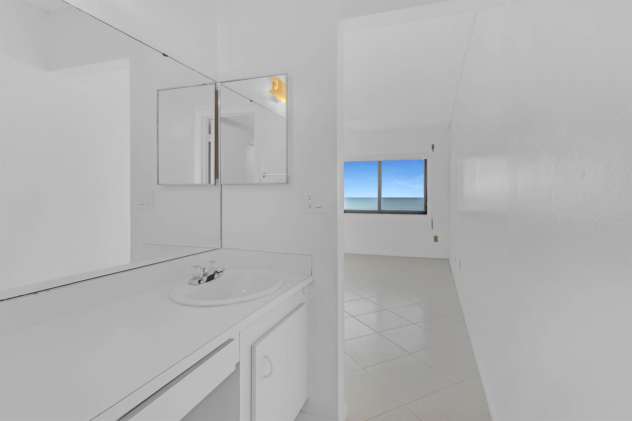 OCEAN HARBOUR SOUTH CONDO - Residential