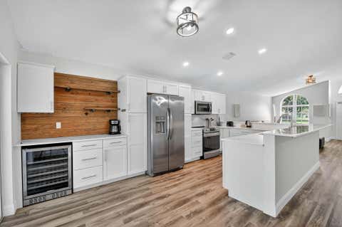 Tiny photo for 1891 Oak Berry Circle, Wellington, FL 33414 (MLS # B26050746)