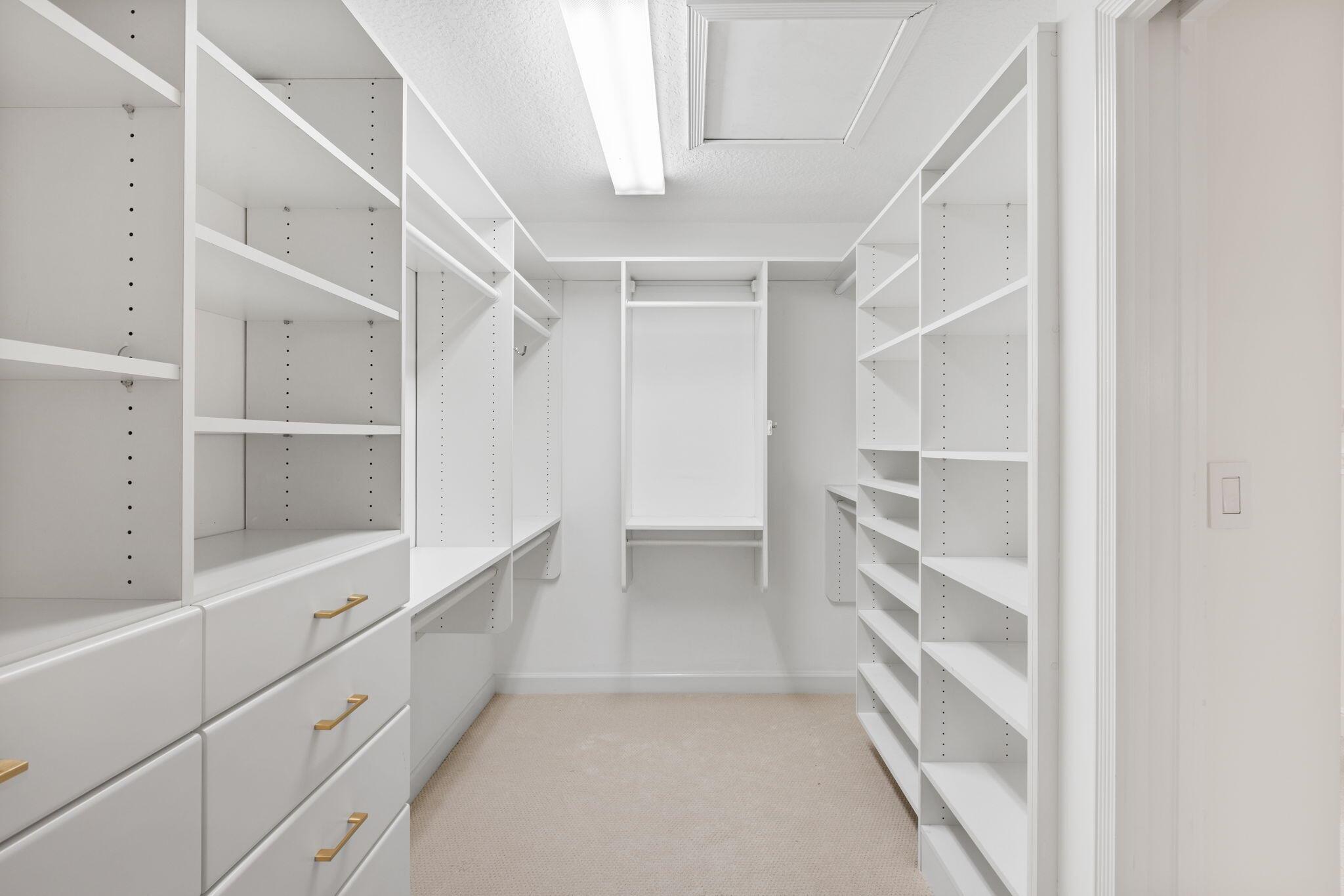 ESTATES III THE - Residential