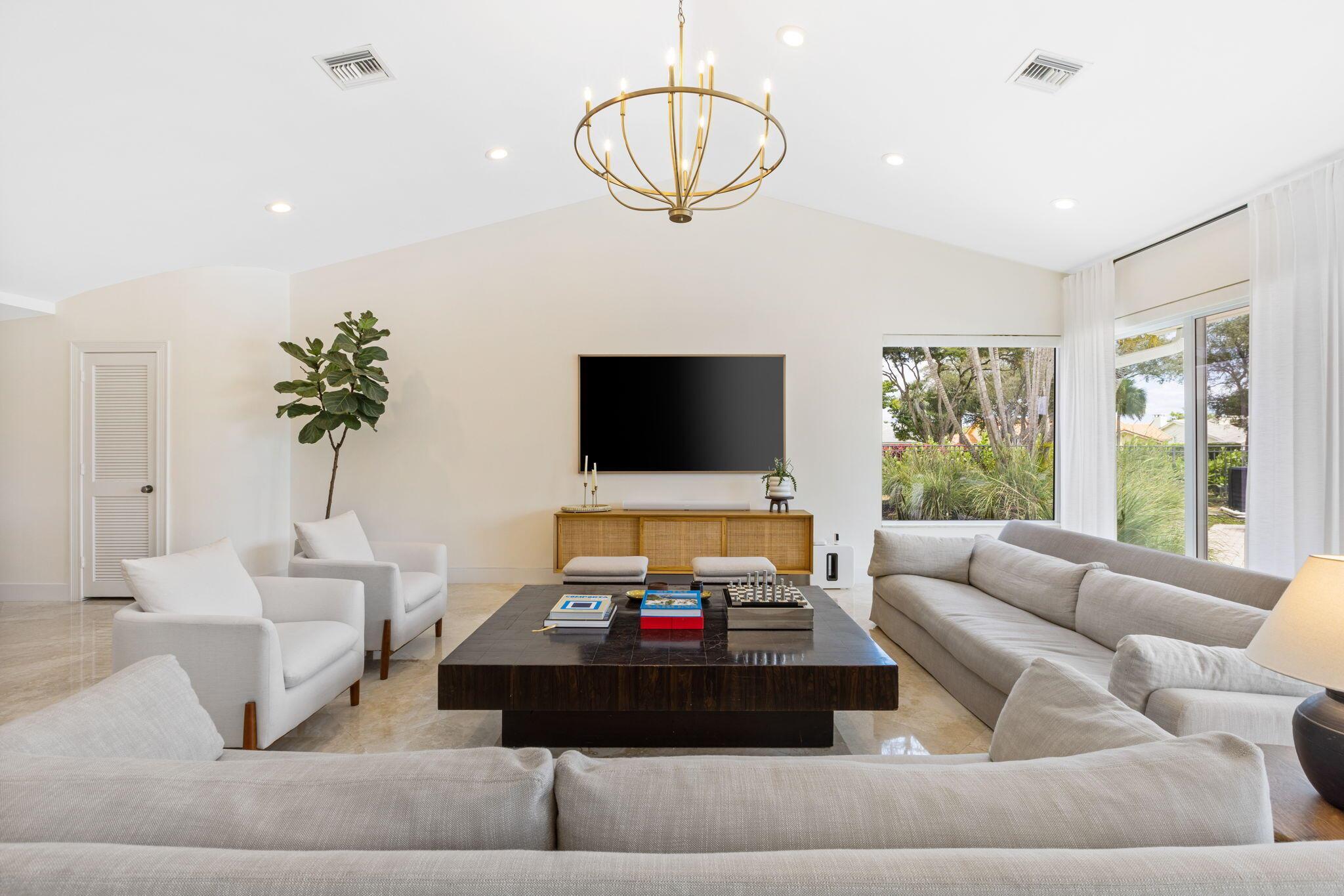 ESTATES III THE - Residential