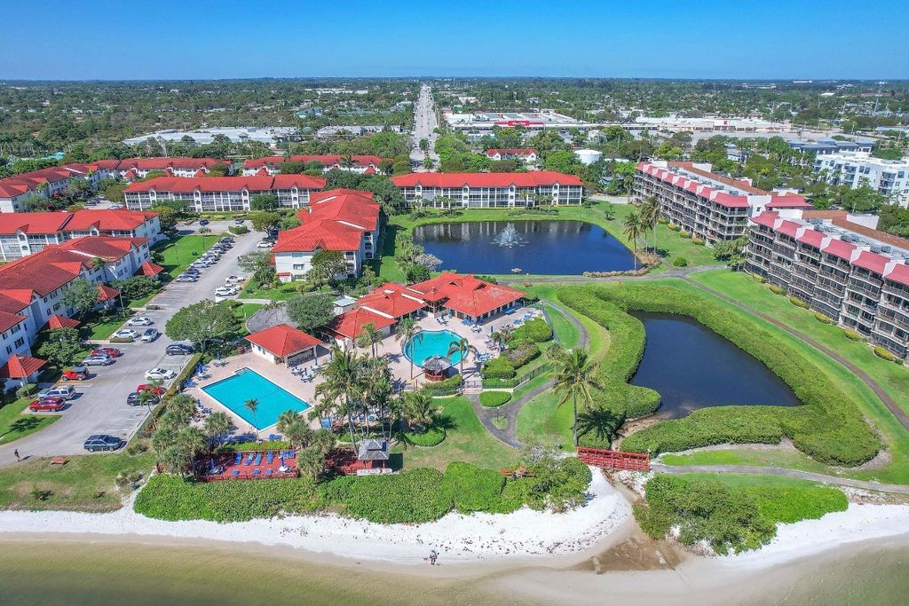 Photo of 107 Half Moon Circle #E2, Hypoluxo, FL 33462 (MLS # F10492225)