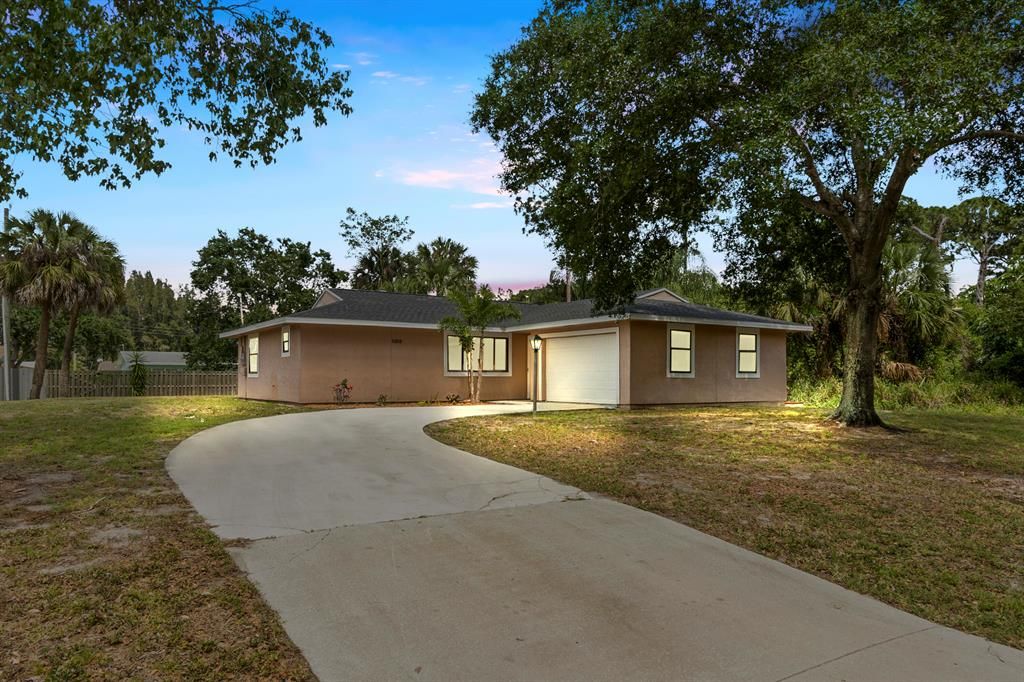 Photo of 5810 Shannon Drive, Fort Pierce, FL 34951 (MLS # R10796079)