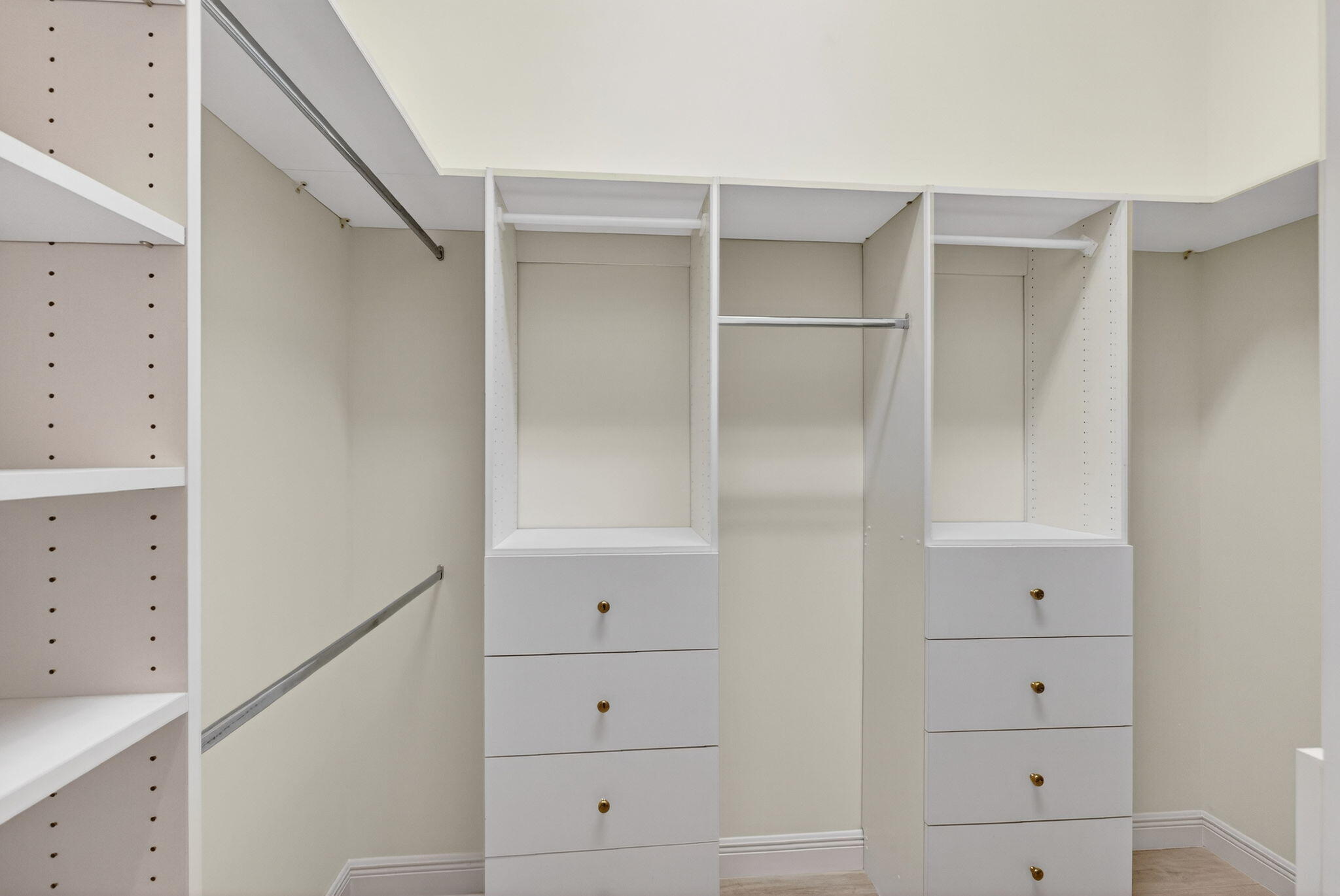 NORTH OAKS - Residential