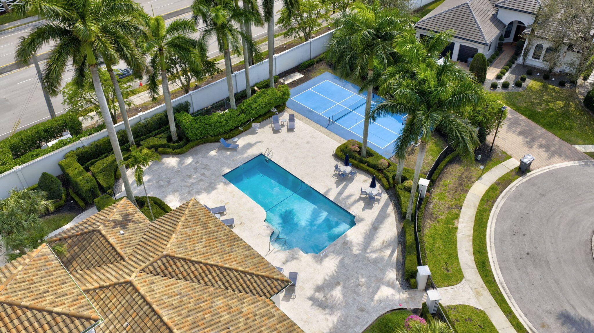 NORTH OAKS - Residential