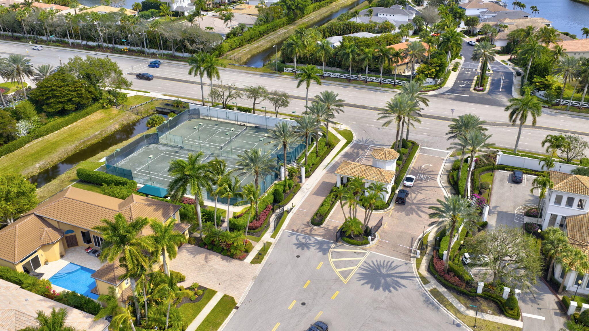 NORTH OAKS - Residential