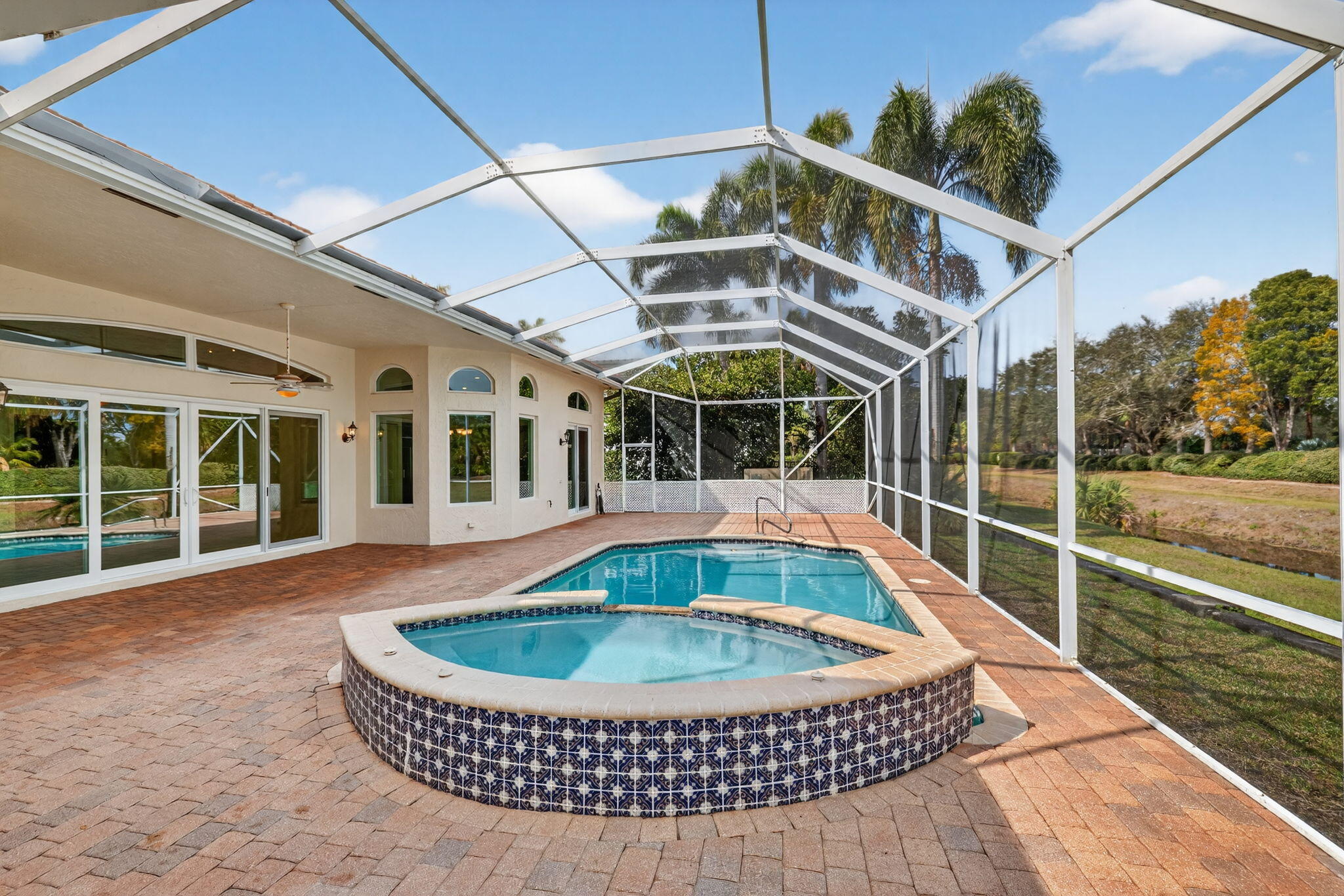 NORTH OAKS - Residential