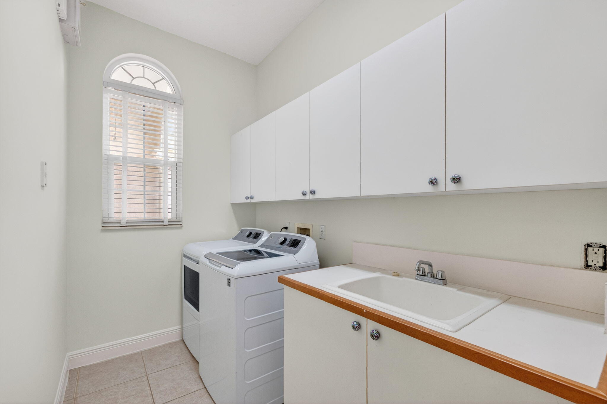 NORTH OAKS - Residential