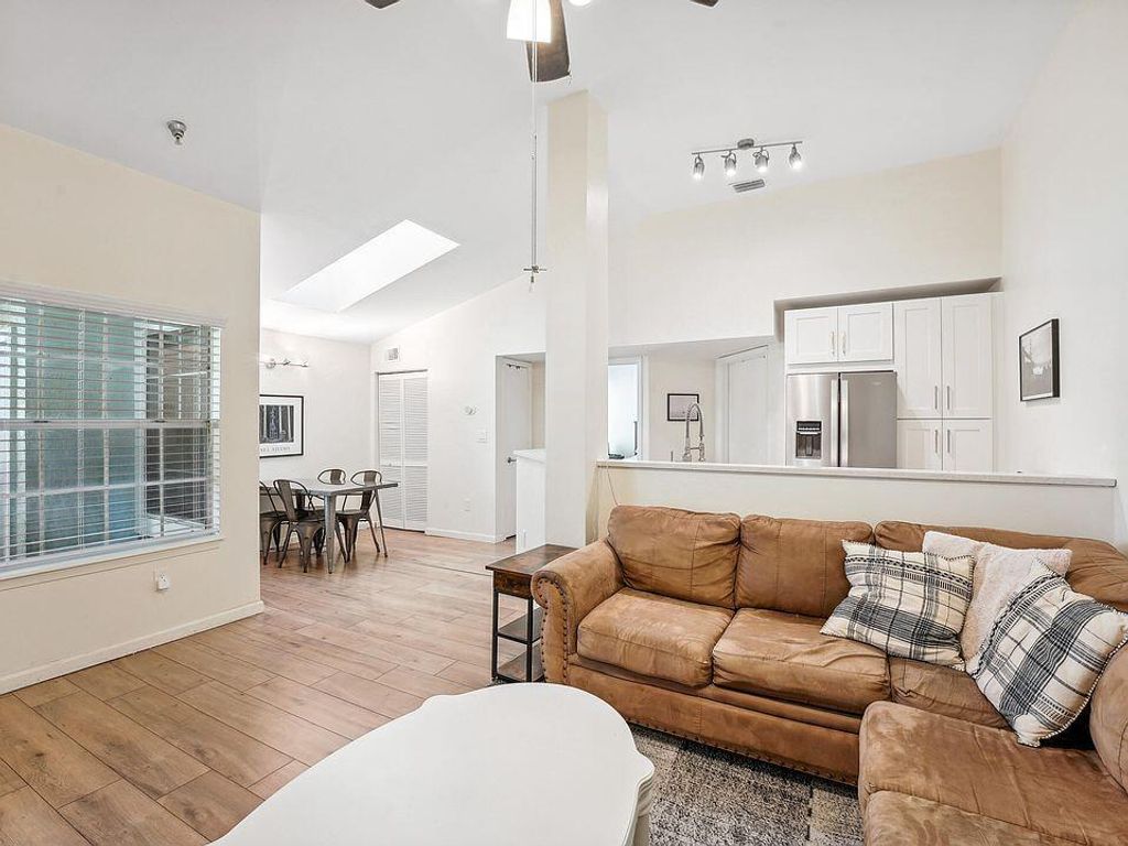 Photo of 1050 Crystal Way #L, Delray Beach, FL 33444 (MLS # R10915143)