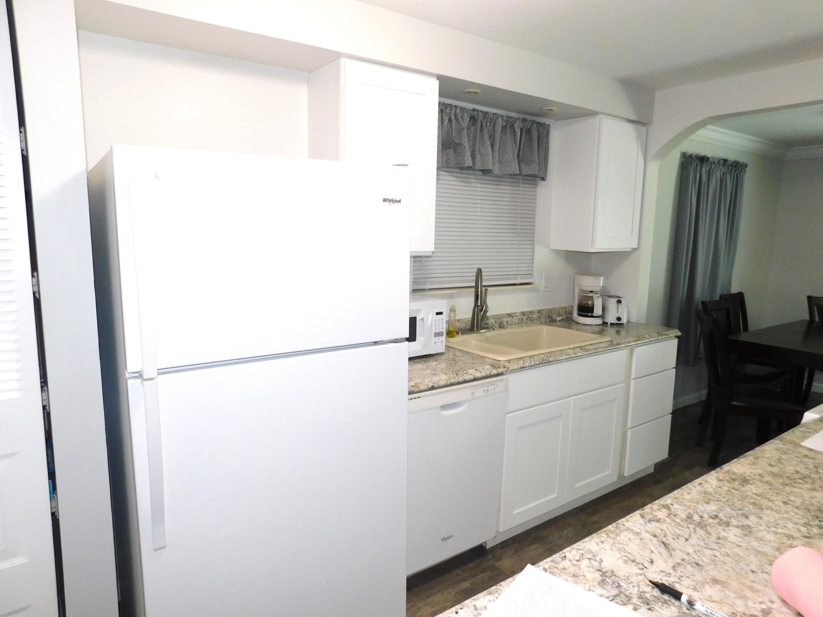 1367 ELMBANK Way