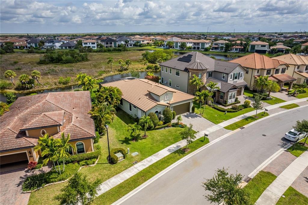 Bruschi Prop 180-105 B - Residential