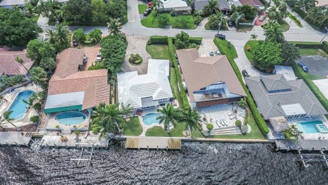 Photo of 412 SE 28th Avenue, Pompano Beach, FL 33062 (MLS # F10473462)