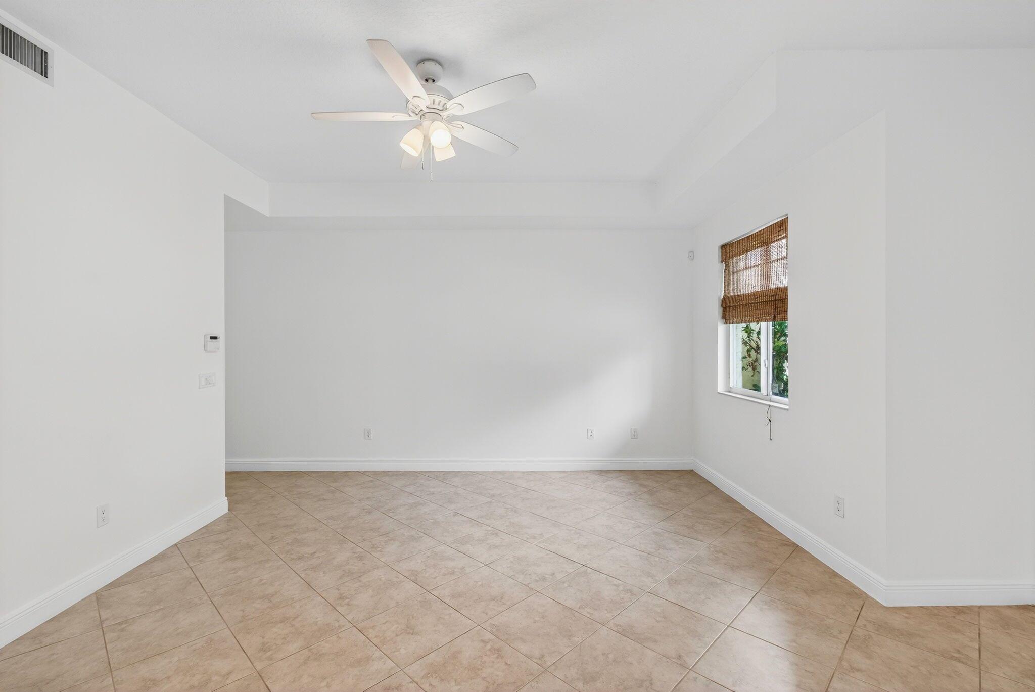 PARROT COVE - Residential Lease