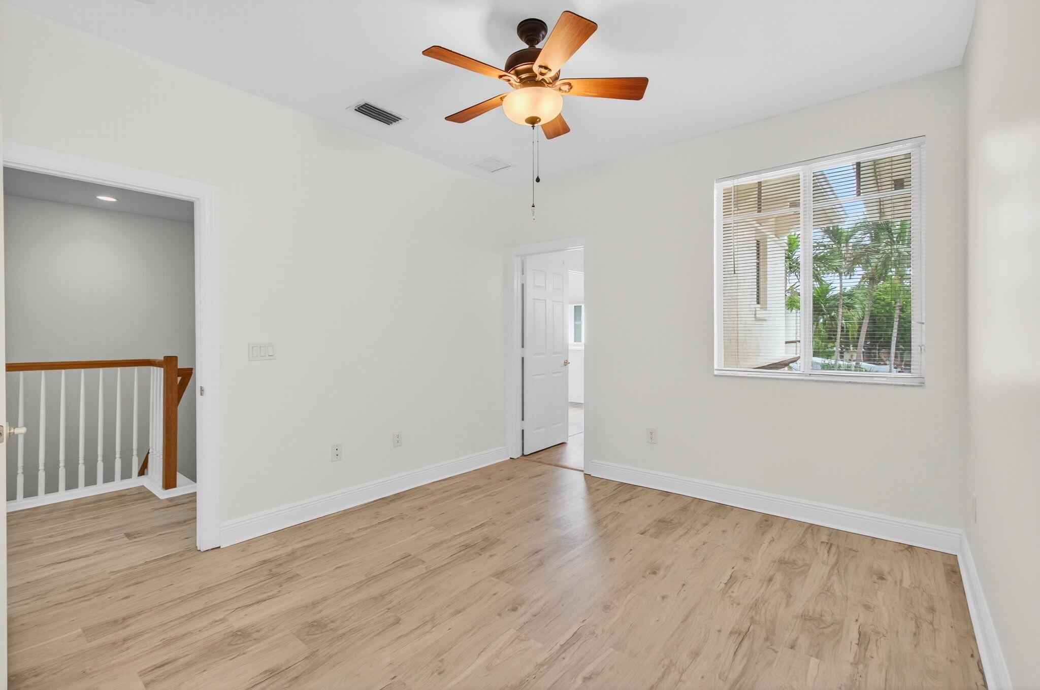 PARROT COVE - Residential Lease