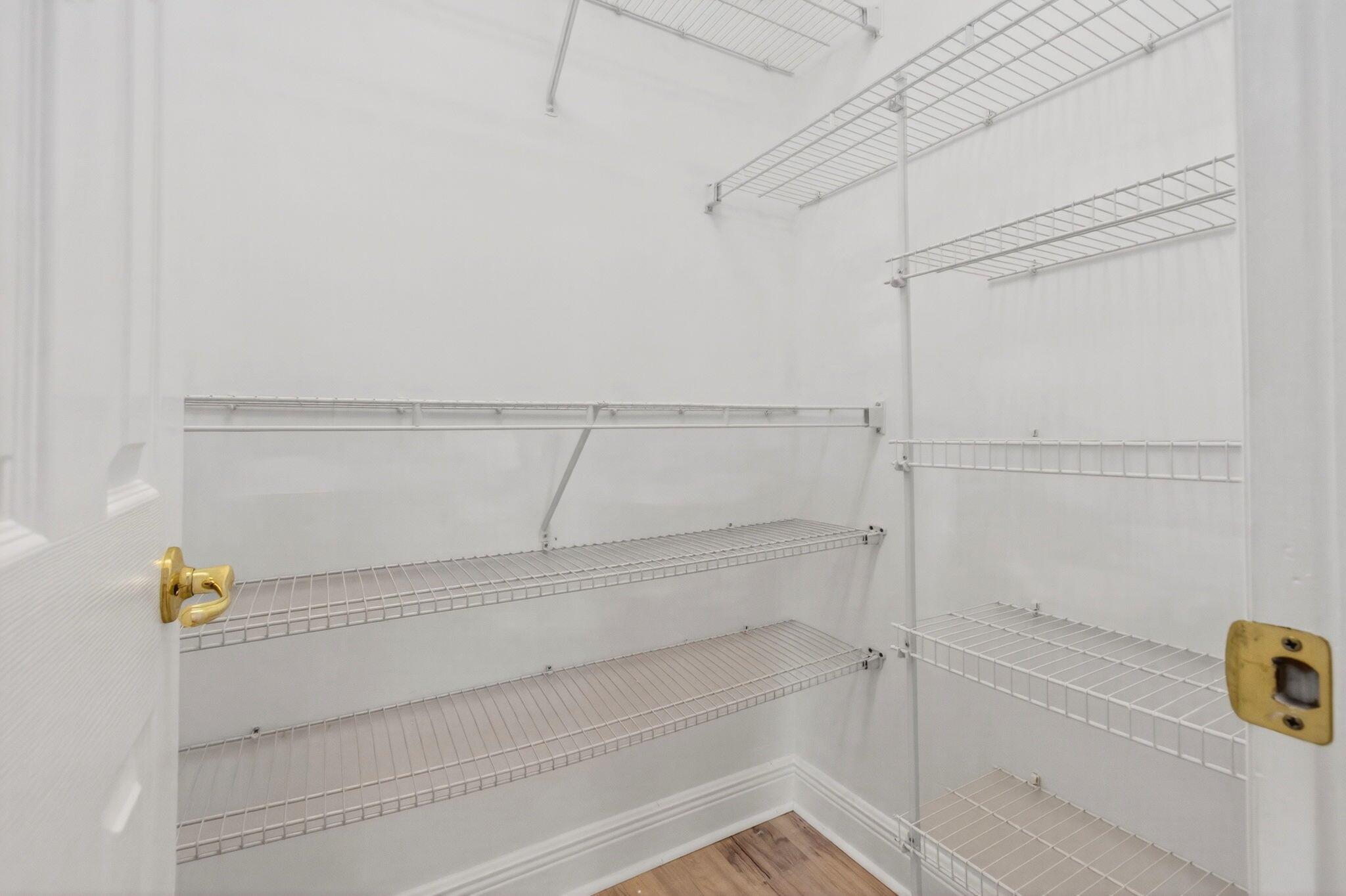 PARROT COVE - Residential Lease