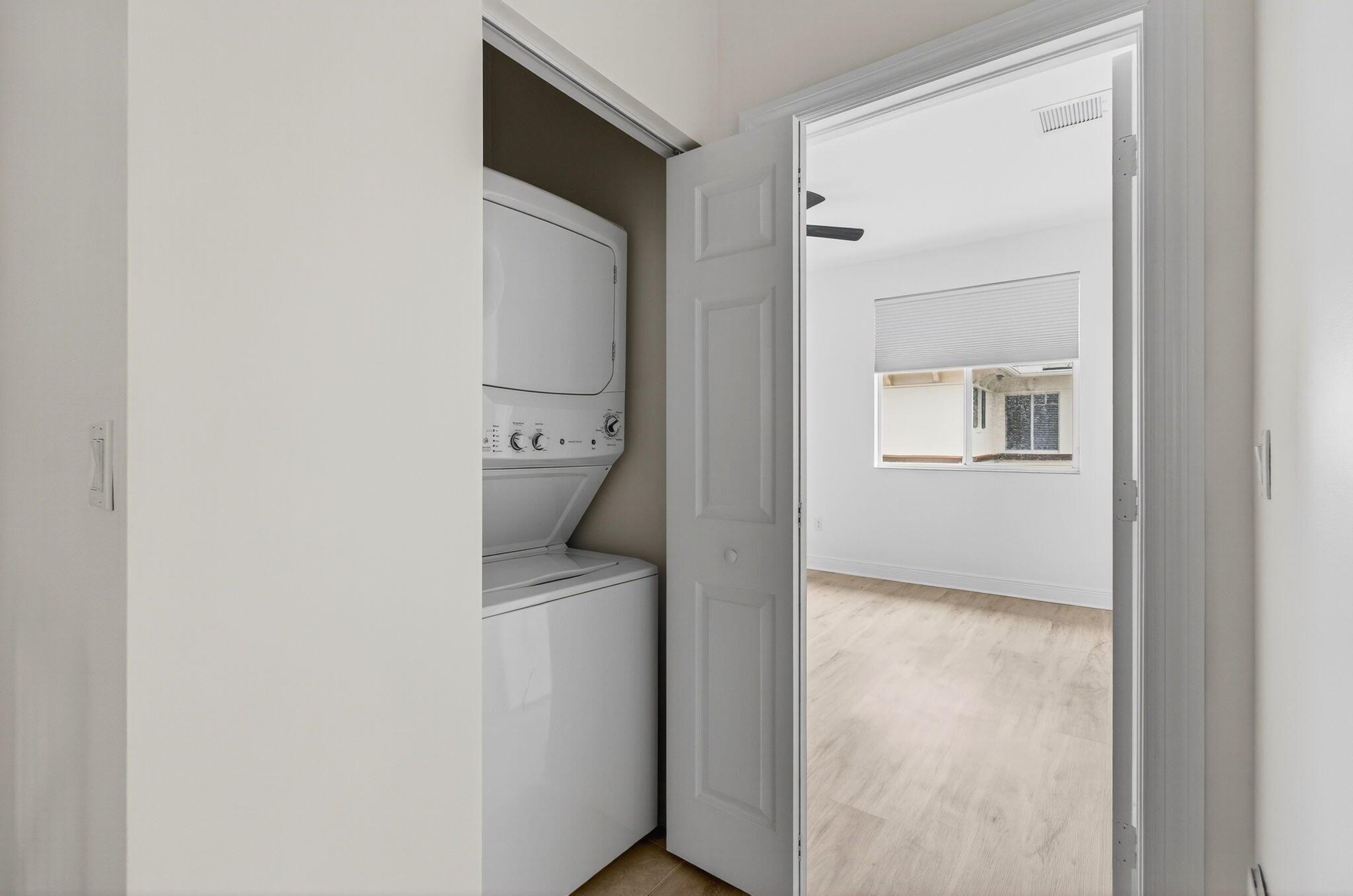 PARROT COVE - Residential Lease