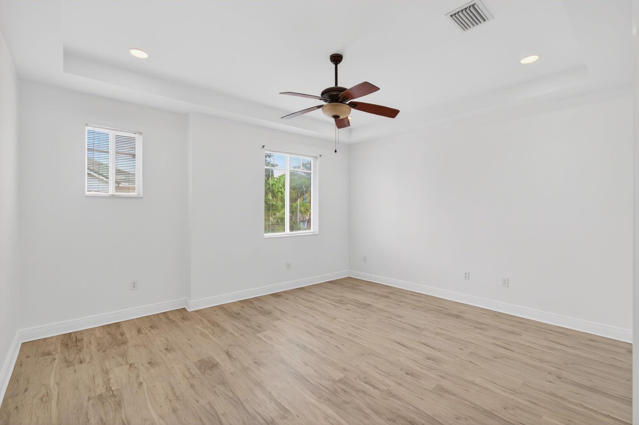 PARROT COVE - Residential Lease