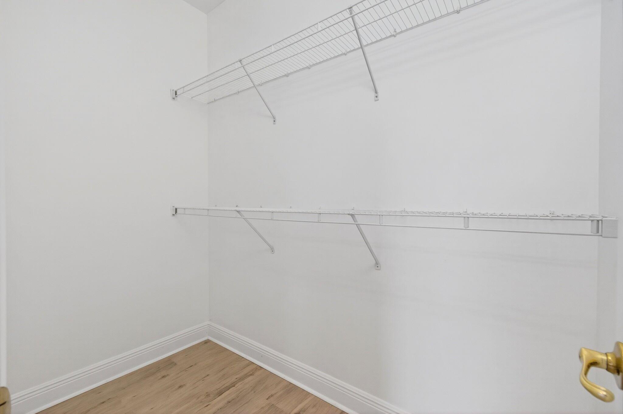 PARROT COVE - Residential Lease