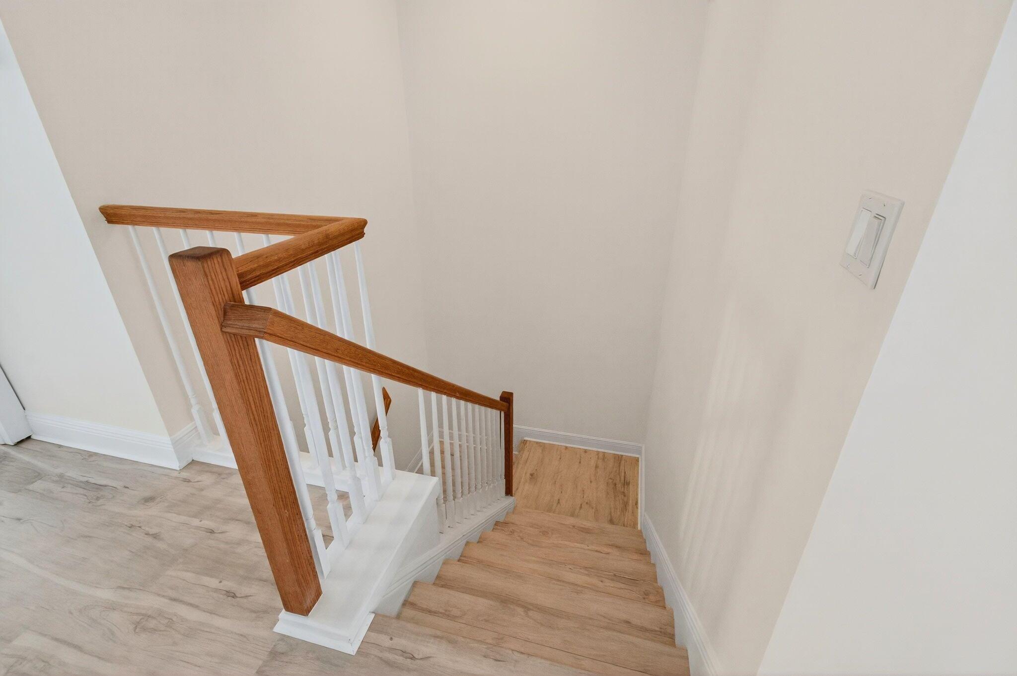 PARROT COVE - Residential Lease