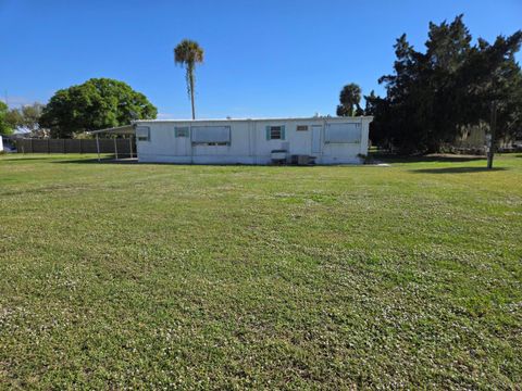 A home in Okeechobee