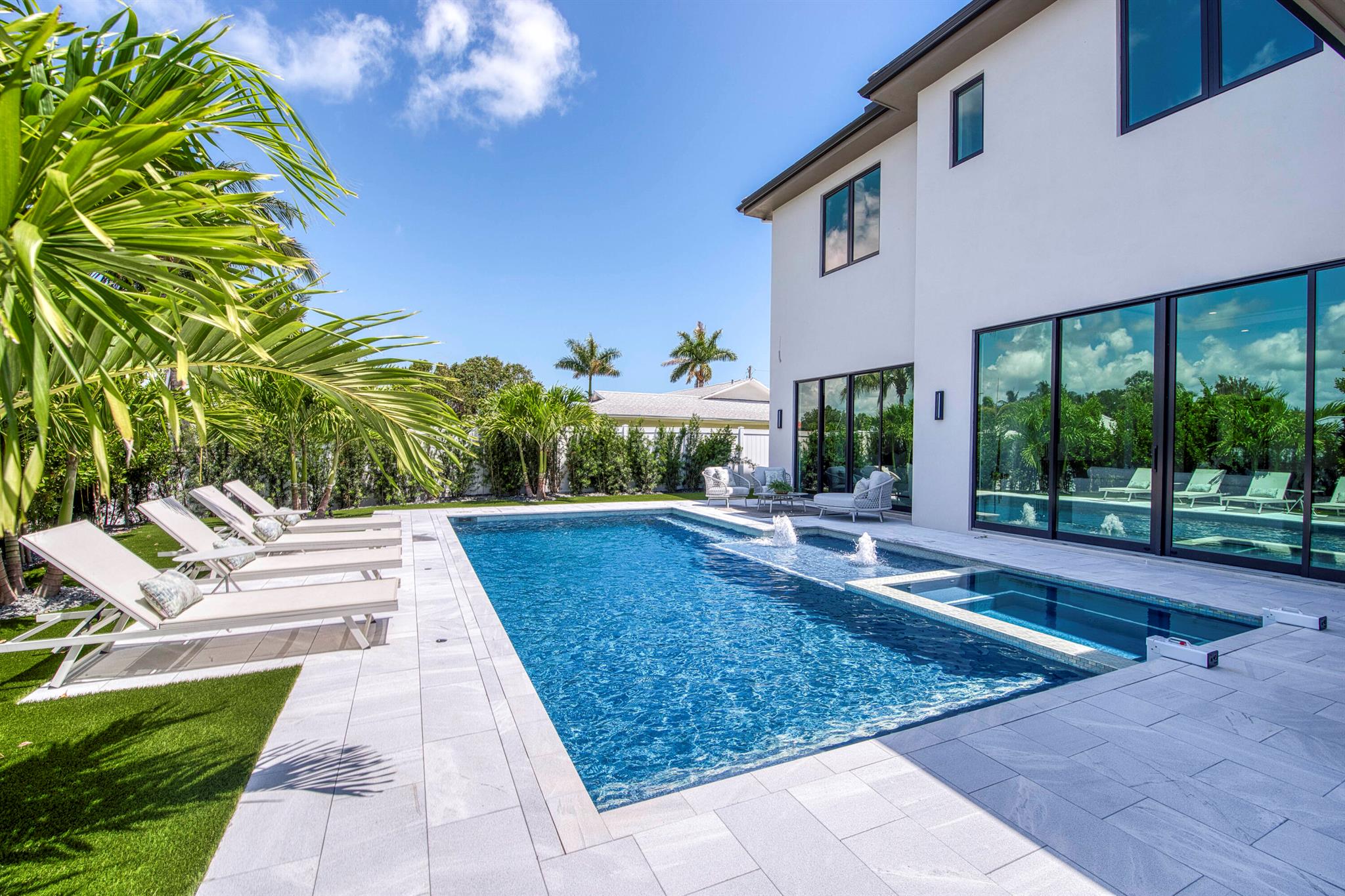 14173 Harbor Lane