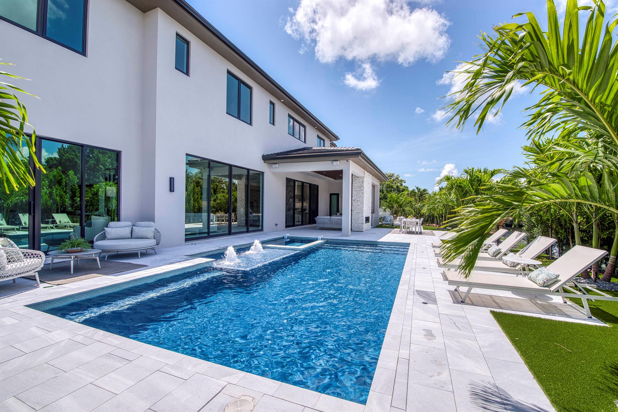 14173 Harbor Lane