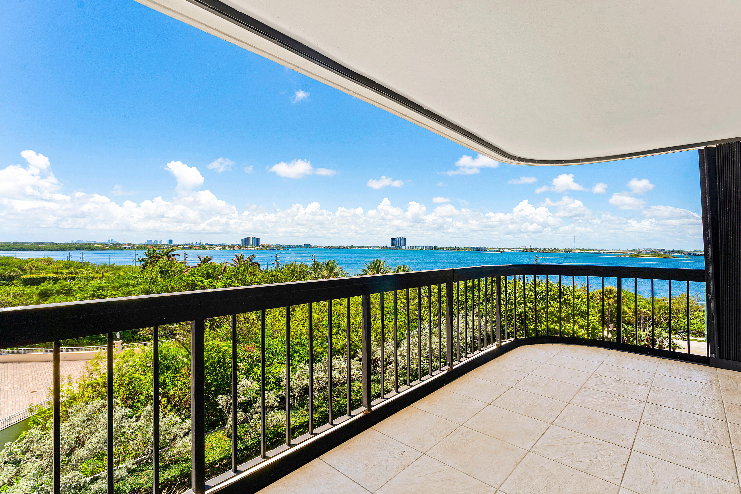 EASTPOINTE CONDO - Residential