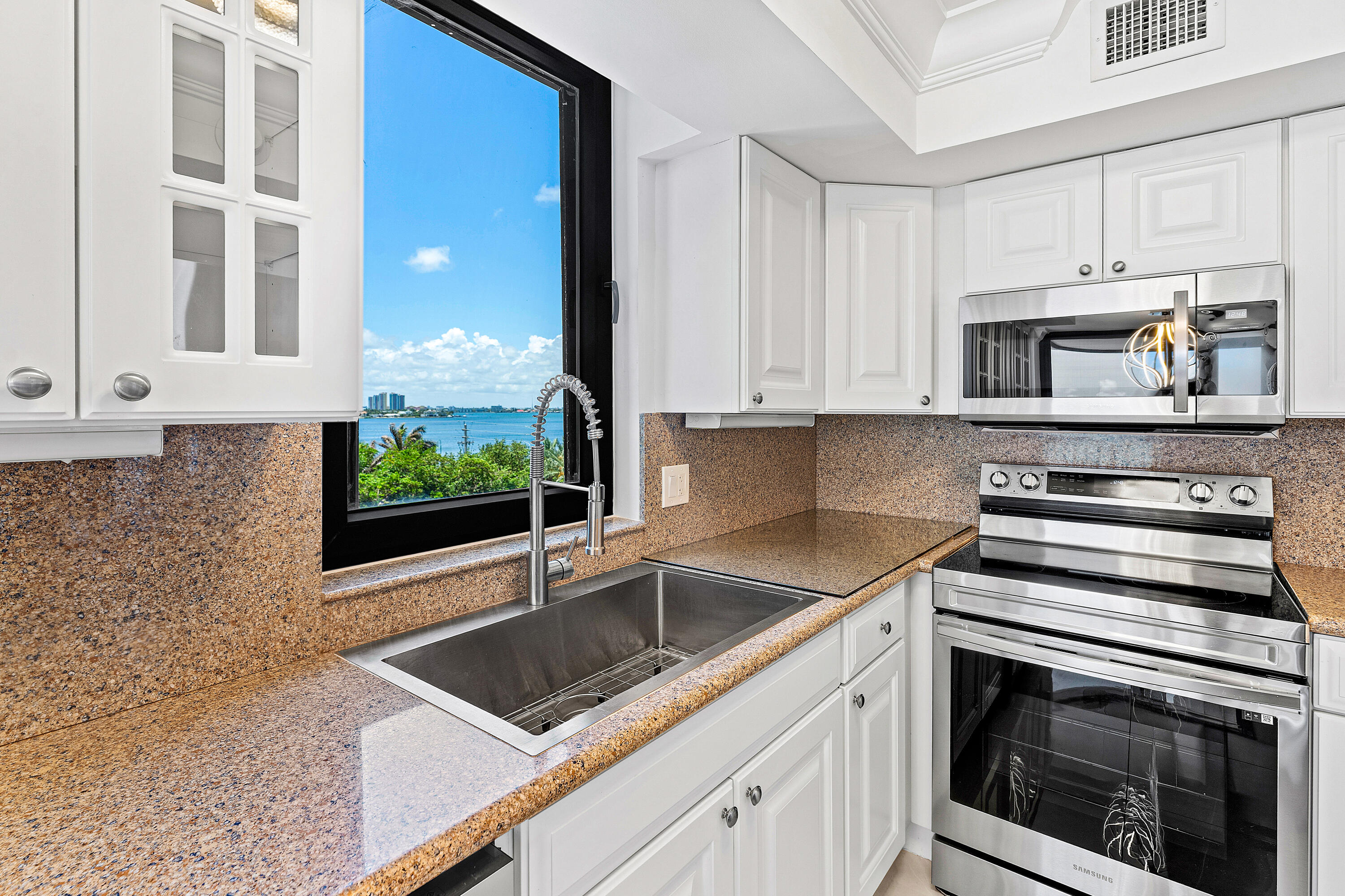 EASTPOINTE CONDO - Residential