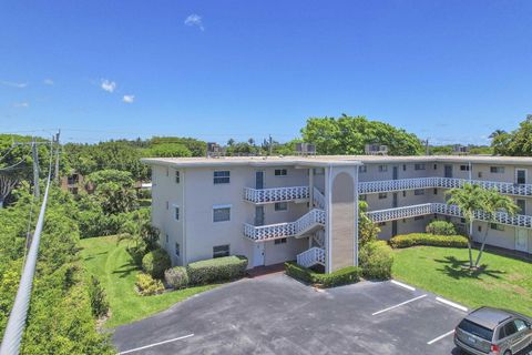 A home in Lake Worth