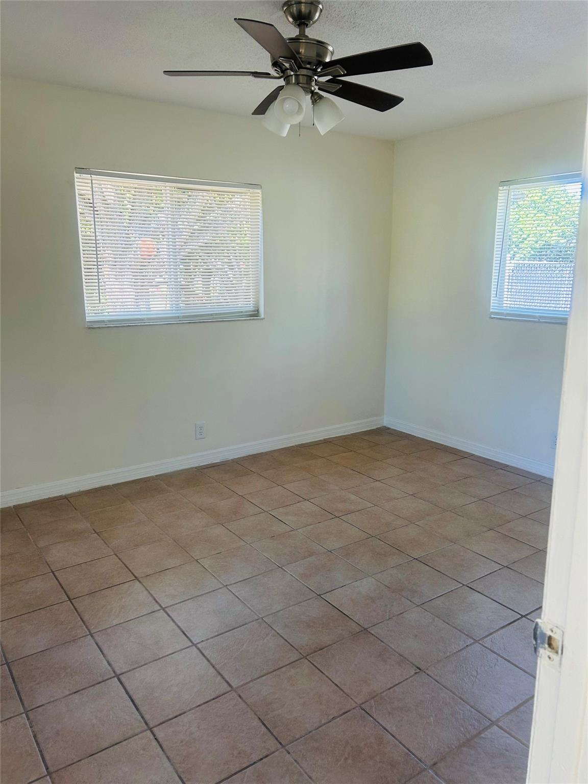 Sunrise Golf Village Sec - Residential Lease