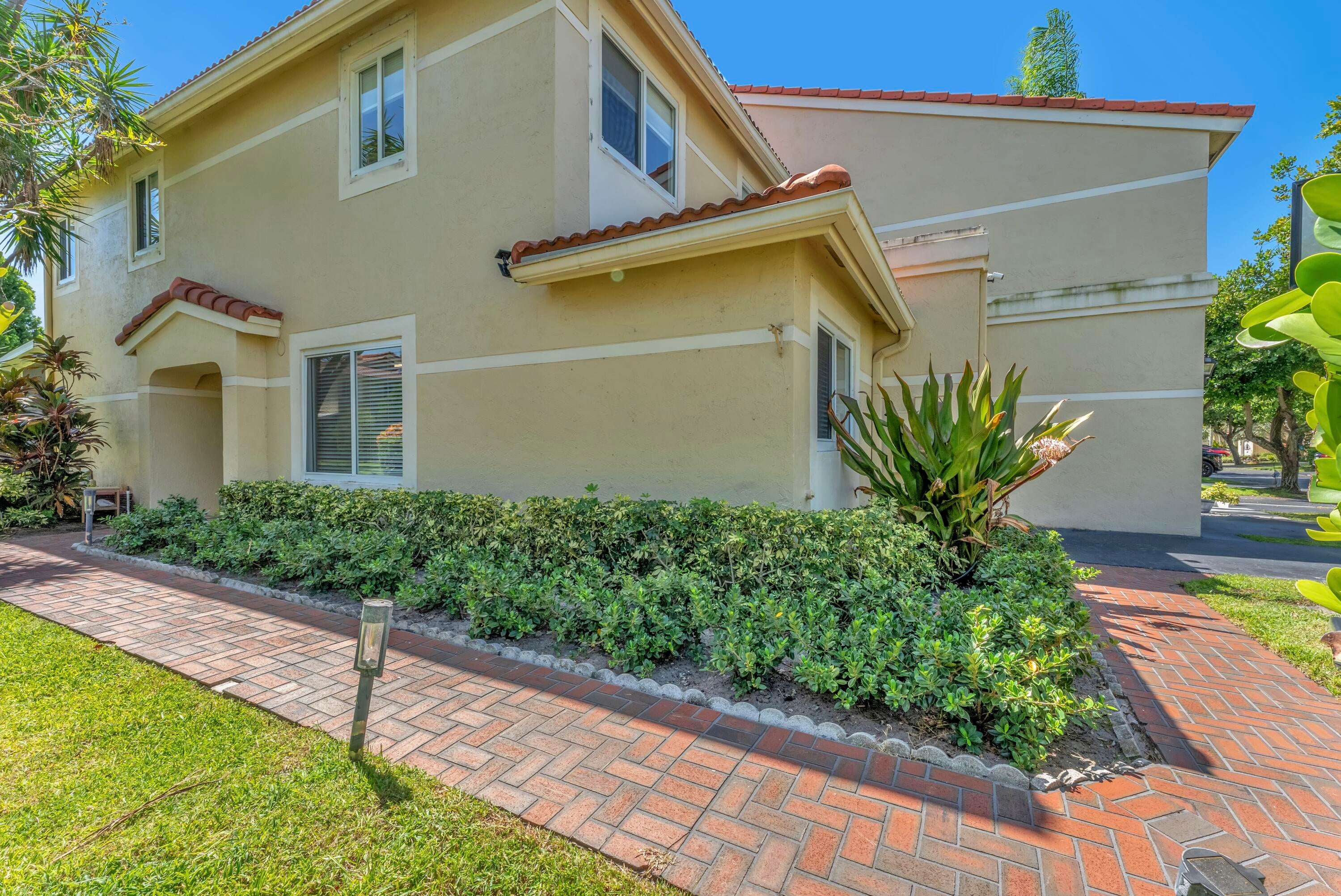 3460 DEER CREEK PALLADIAN Circle 3460