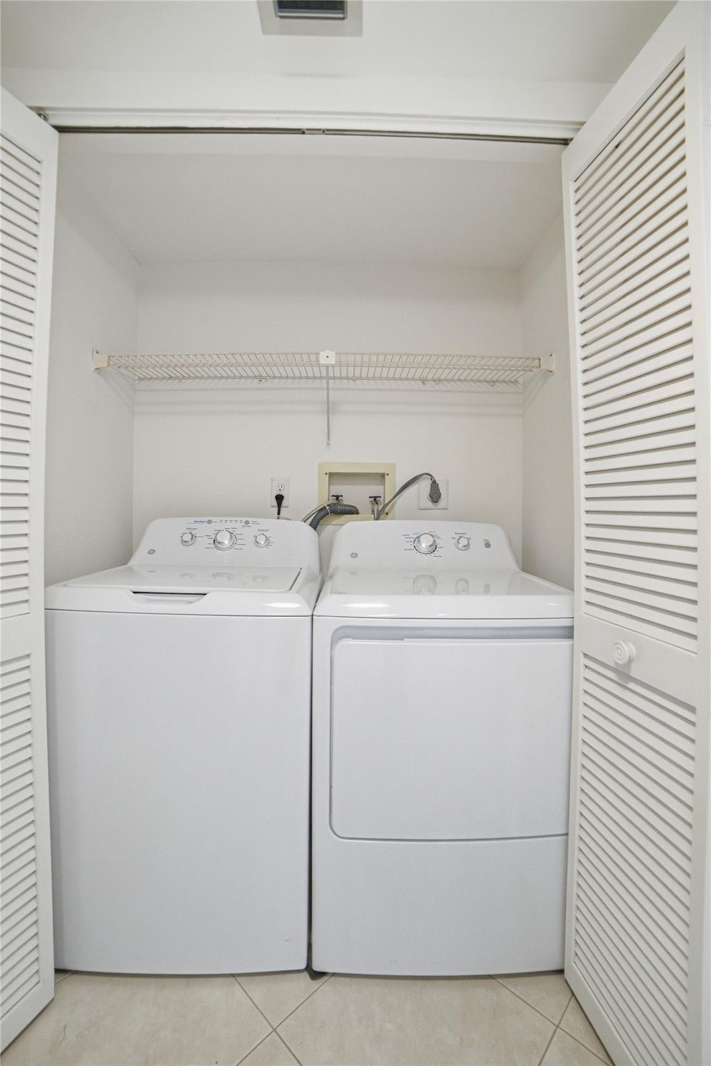 WILLOWWOOD MIDRISE - Residential