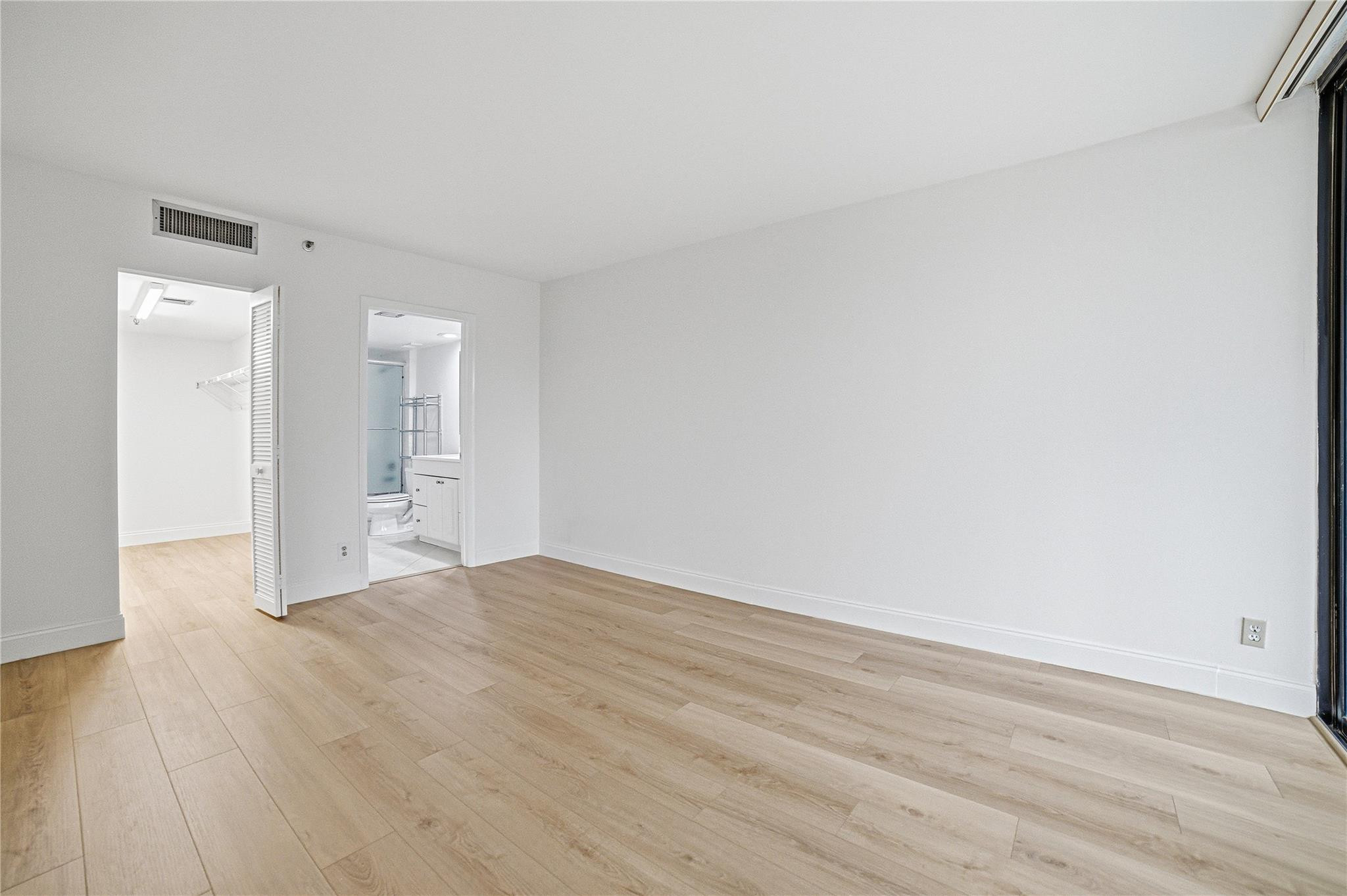 WILLOWWOOD MIDRISE - Residential