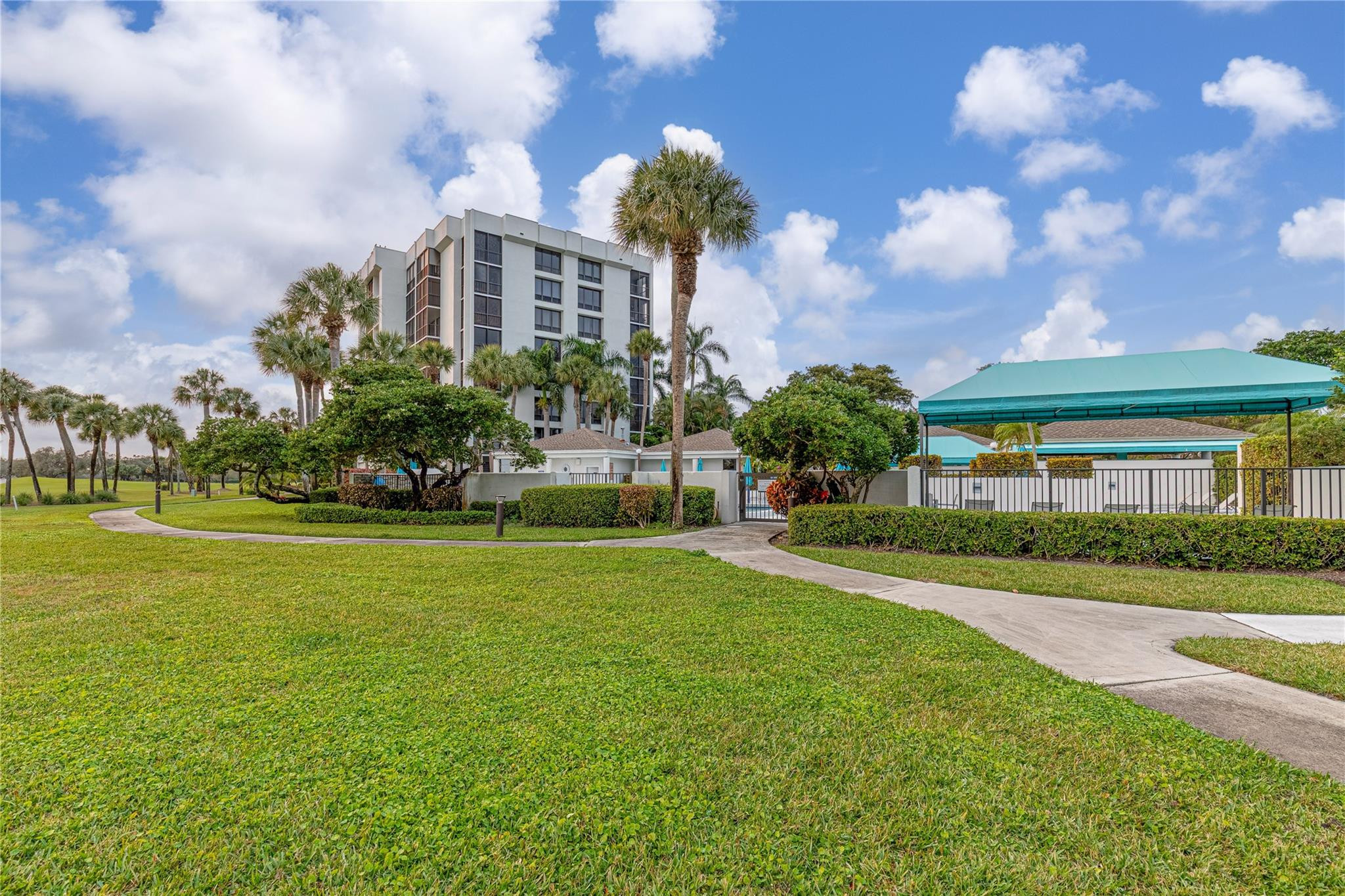 WILLOWWOOD MIDRISE - Residential