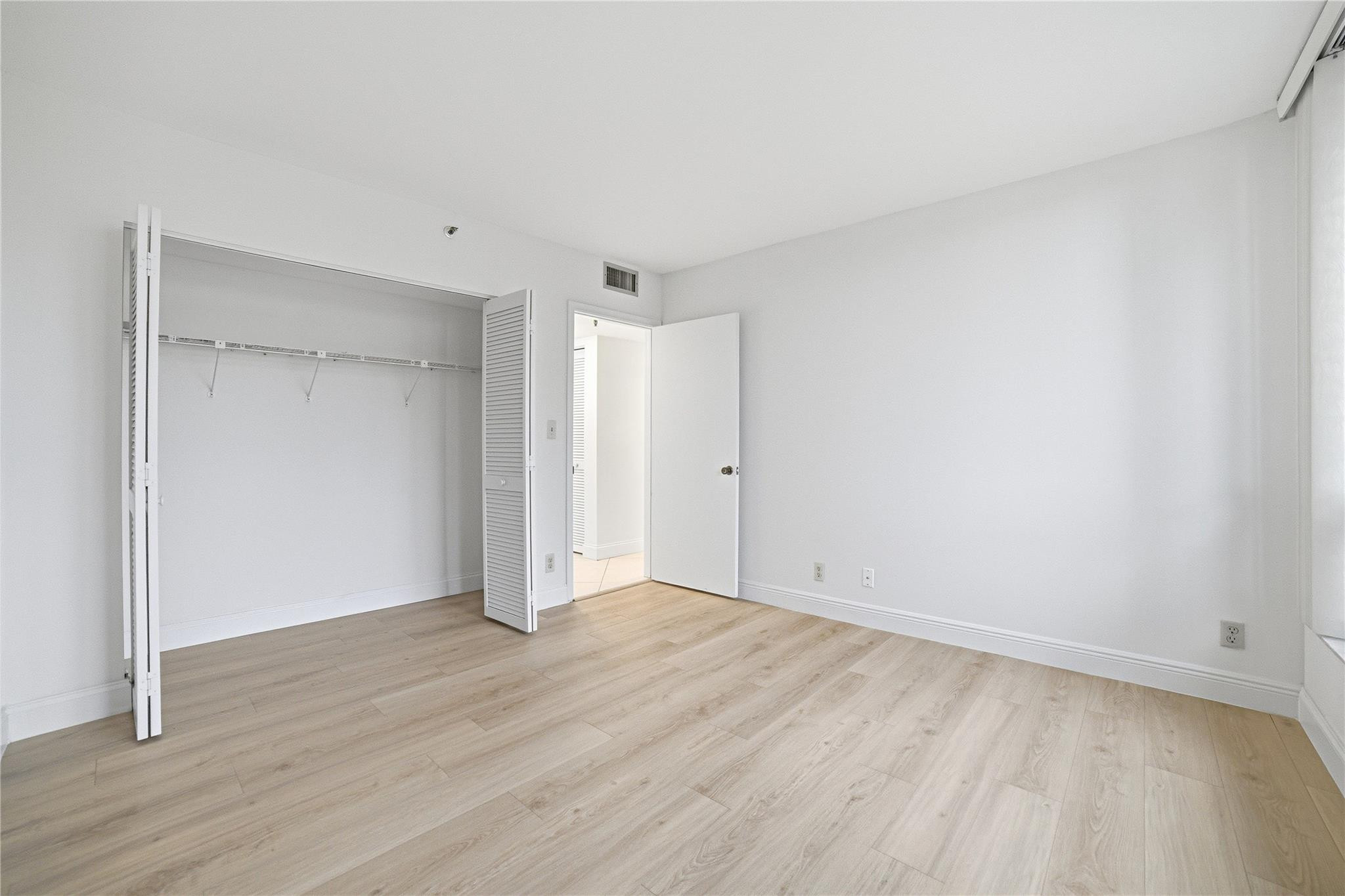 WILLOWWOOD MIDRISE - Residential