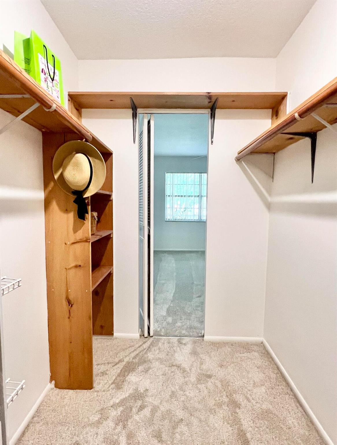 GOLDEN LAKES VILLAGE COND - Residential