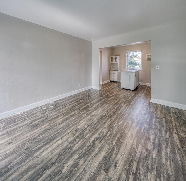 LAKE WORTH TOWN OF - Residential Lease