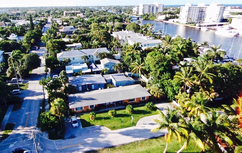 Photo of 711 SE 2nd Street, Delray Beach, FL 33483 (MLS # R10341929)