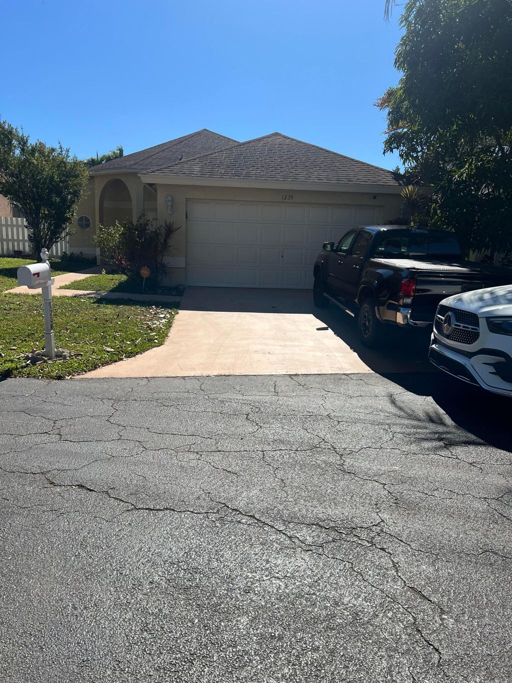 Photo of 1239 Sussex Street, Boynton Beach, FL 33436 (MLS # R11162820)