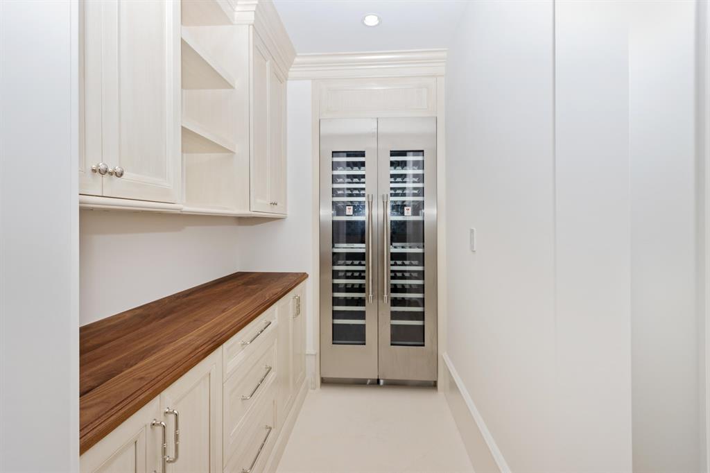 SAILFISH POINT - Residential