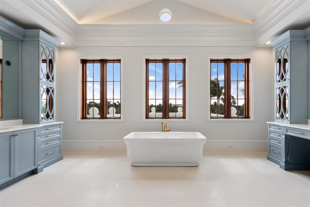 SAILFISH POINT - Residential