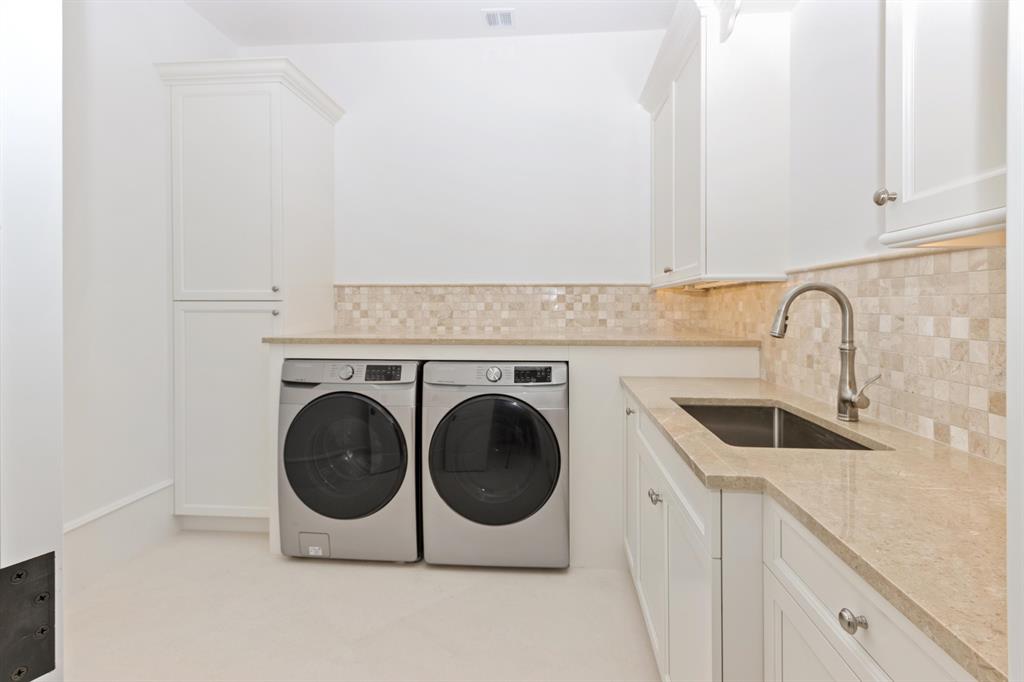 SAILFISH POINT - Residential