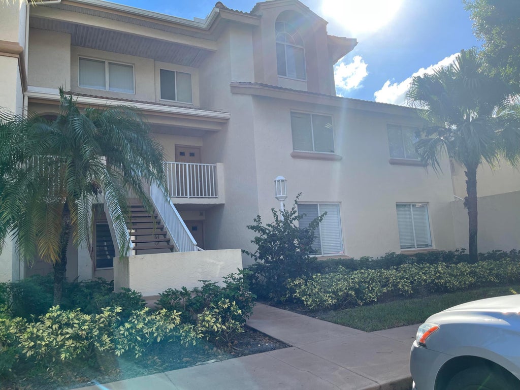Photo of 18106 Glenmoor Drive, West Palm Beach, FL 33409 (MLS # B26045767)