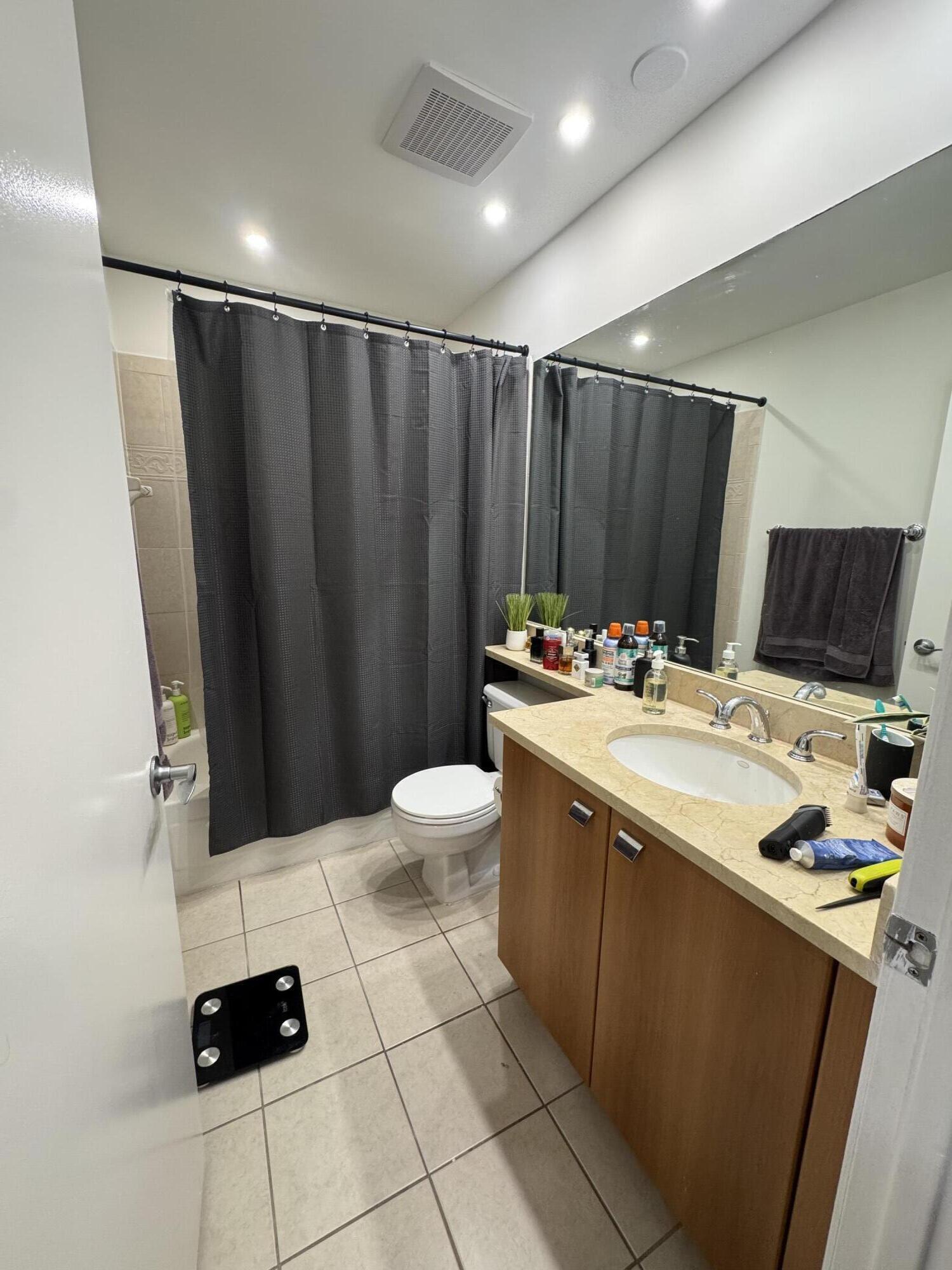 BAHIA AT DELRAY CONDO - Residential Lease