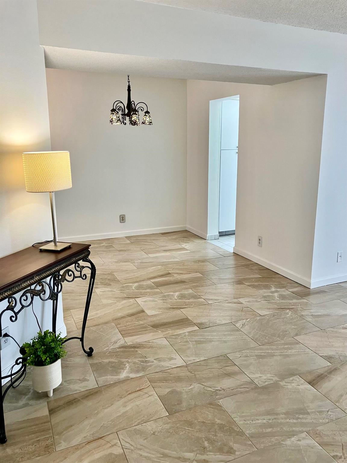 3590 Via Poinciana 303