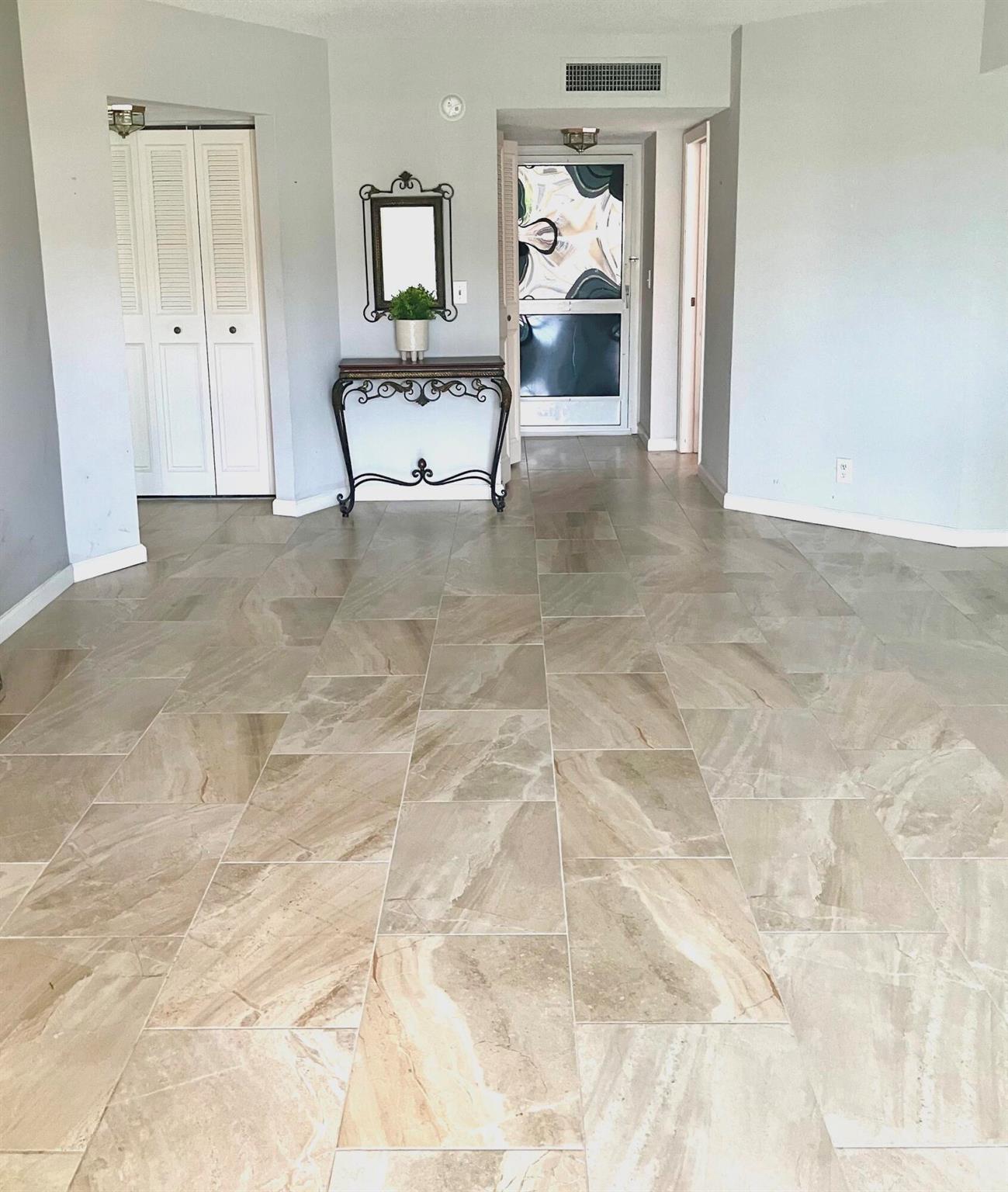 3590 Via Poinciana 303