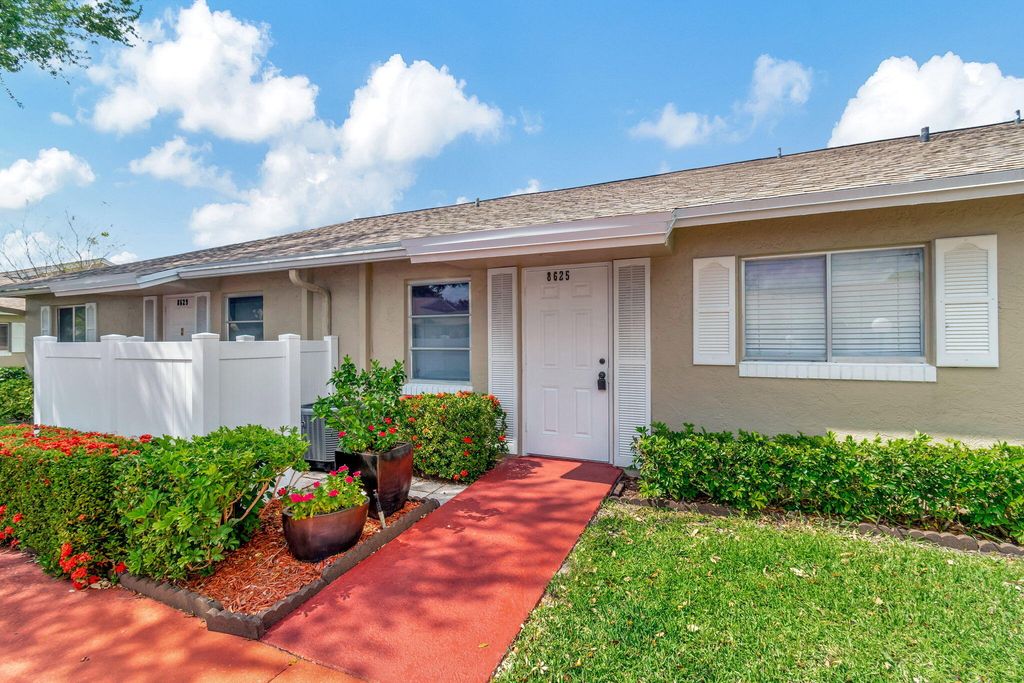 Photo of 8625 Dreamside Lane, Boca Raton, FL 33496 (MLS # R10977772)