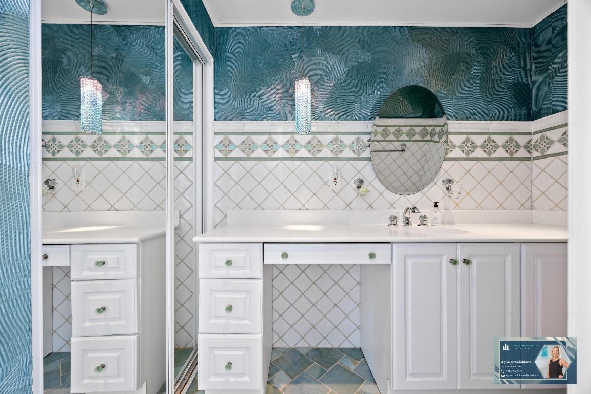 HEMISPHERES CONDO - Residential