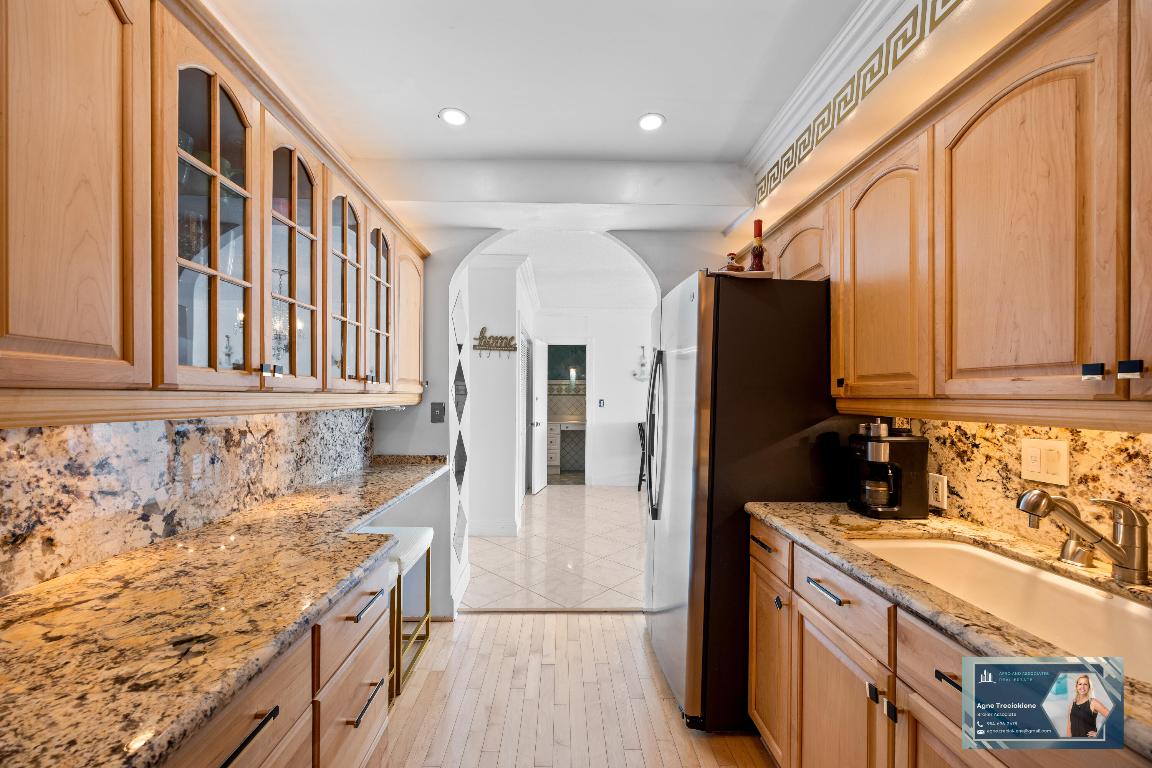 HEMISPHERES CONDO - Residential