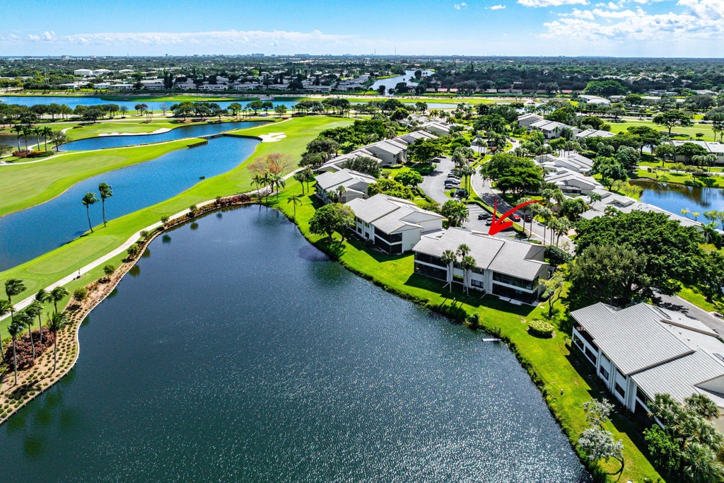 Photo of 17 EASTGATE Drive #B, Boynton Beach, FL 33436 (MLS # B26093240)