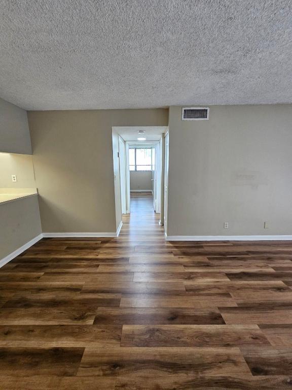 PRESIDENTIAL GOLFVIEW CONDO - Residential Lease